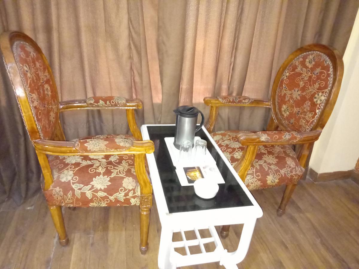 Hotel Samrat Kaushambi Ghaziabad Dış mekan fotoğraf