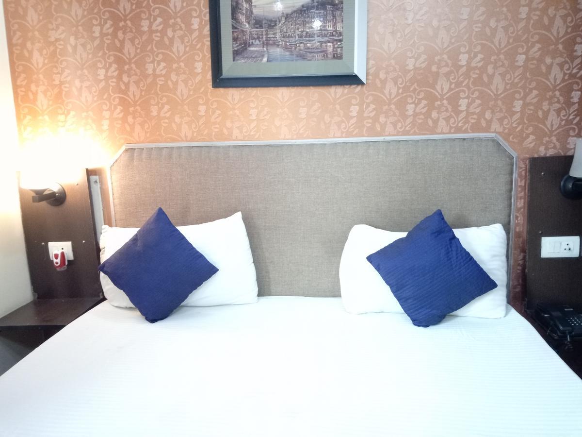 Hotel Samrat Kaushambi Ghaziabad Dış mekan fotoğraf